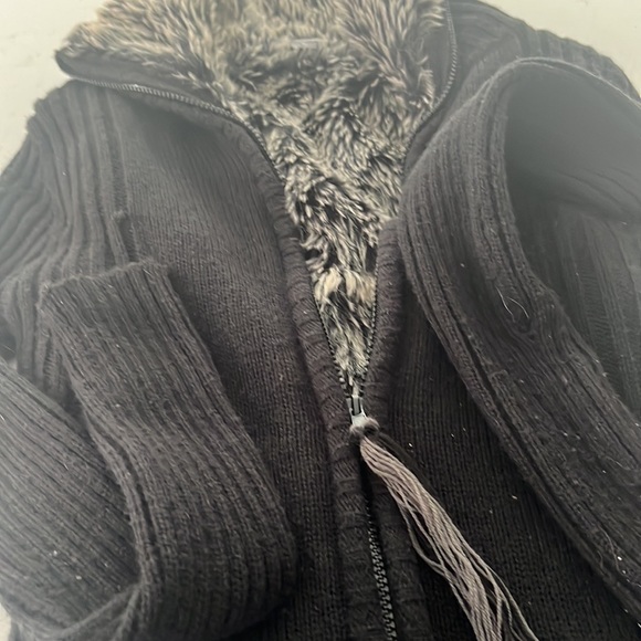 Forever21 fuzzy-lined zip-up sweater. - Picture 2 of 5